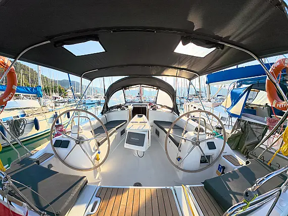 Beneteau 43
